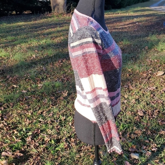 Striped Grey Pink/Red Top New Large - Picture 3 of 7